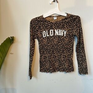 Old Navy l Girls leopard long sleeve top. M​